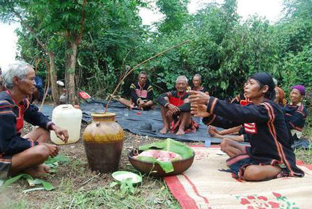 Vua lửa, nghi lễ cầu mưa và những kỳ bí của đại ngàn